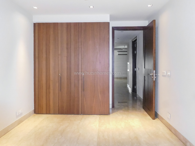 4 BHK Flat For Rent in Safdarjung Enclave