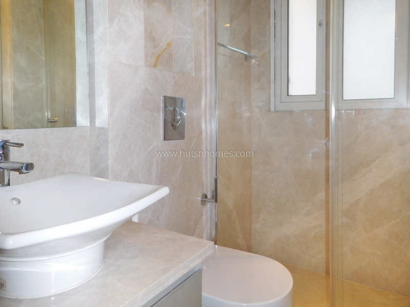 4 BHK Flat For Rent in Safdarjung Enclave