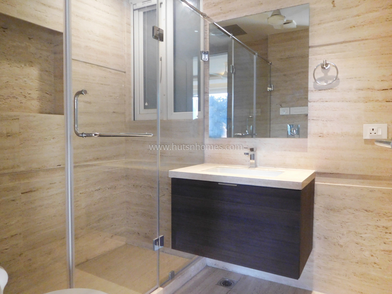 4 BHK Flat For Rent in Safdarjung Enclave