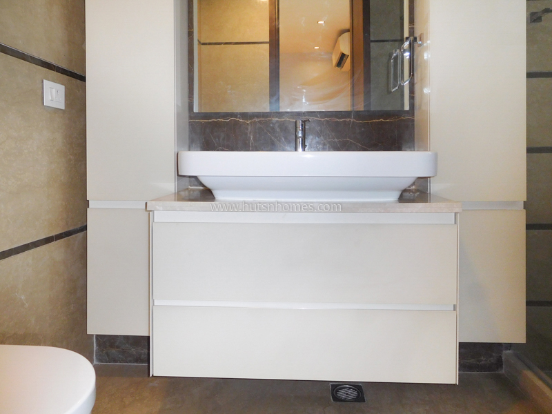 4 BHK Flat For Rent in Safdarjung Enclave