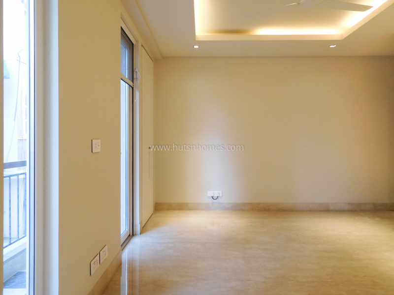 4 BHK Flat For Rent in Safdarjung Enclave