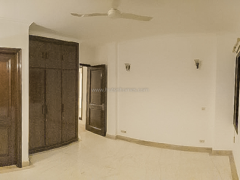 4 BHK Flat For Rent in Vasant Vihar