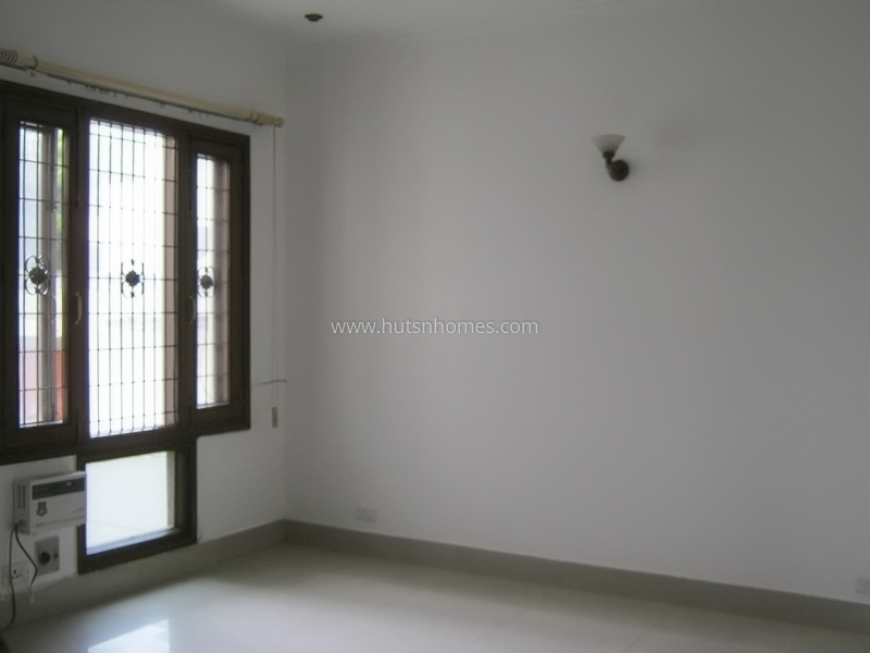 4 BHK Flat For Rent in Vasant Vihar