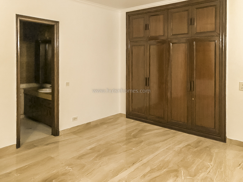 4 BHK Flat For Rent in Vasant Vihar