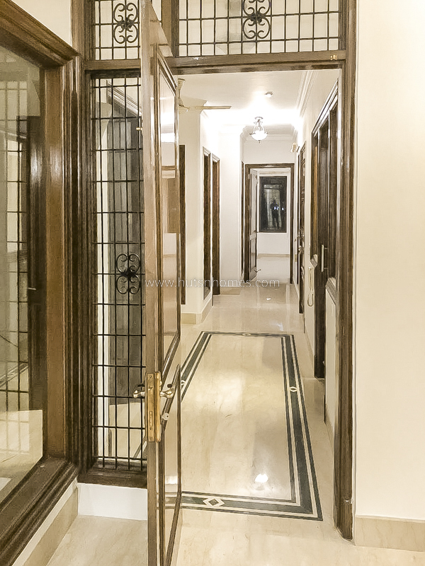 4 BHK Flat For Rent in Vasant Vihar