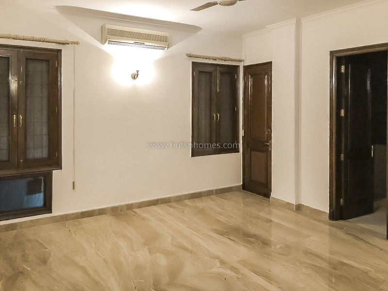 4 BHK Flat For Rent in Vasant Vihar