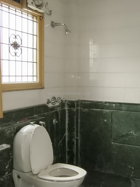 4 BHK Flat For Rent in Vasant Vihar
