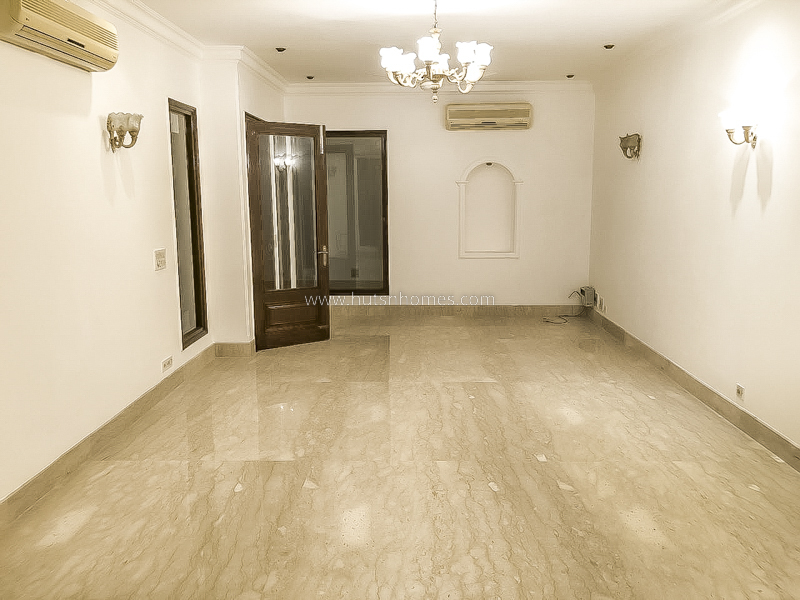 4 BHK Flat For Rent in Vasant Vihar