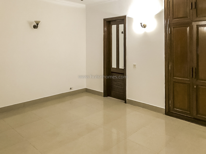 4 BHK Flat For Rent in Vasant Vihar