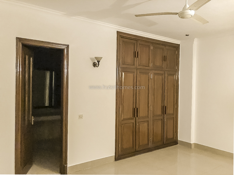 4 BHK Flat For Rent in Vasant Vihar
