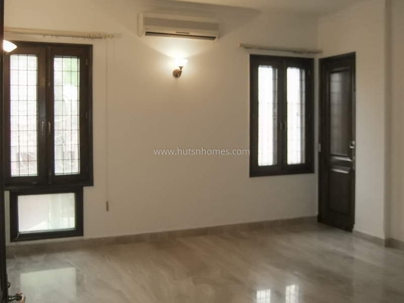 4 BHK Flat For Rent in Vasant Vihar
