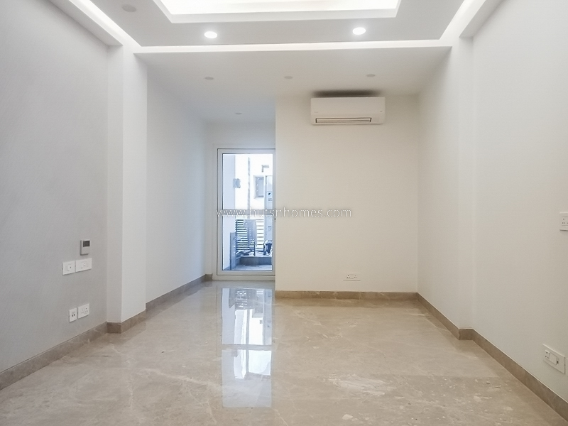 4 BHK Flat For Rent in Vasant Vihar
