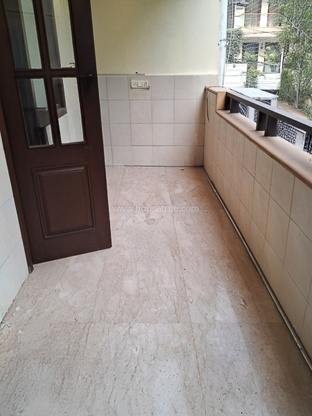3 BHK Flat For Rent in Defence Colony