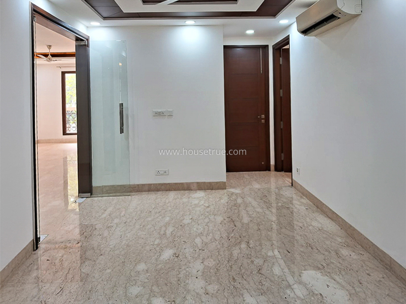 3 BHK Flat For Rent in Defence Colony