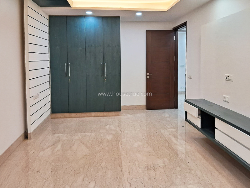 3 BHK Flat For Rent in Defence Colony