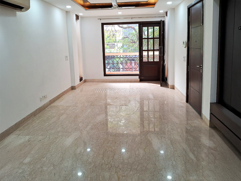 3 BHK Flat For Rent in Defence Colony