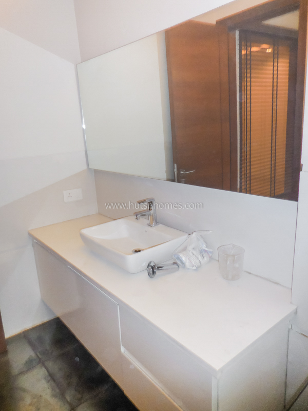 4 BHK Flat For Rent in Gulmohar Park