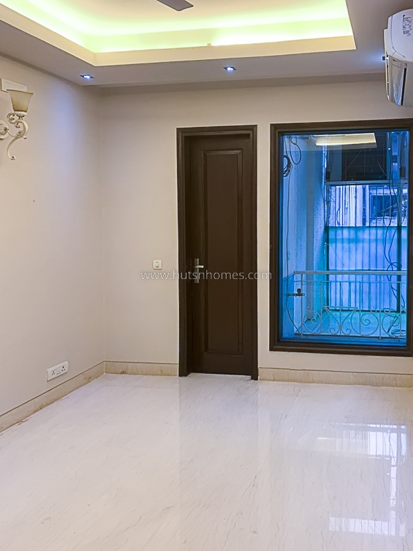 3 BHK Flat For Rent in Defence Colony