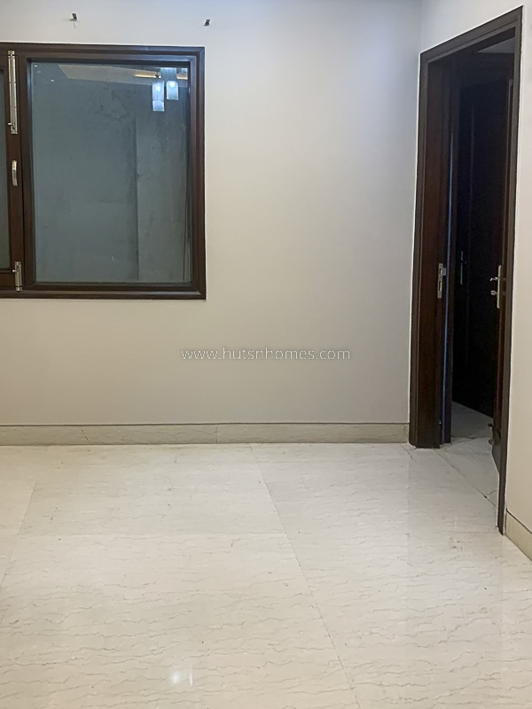 3 BHK Flat For Rent in Defence Colony