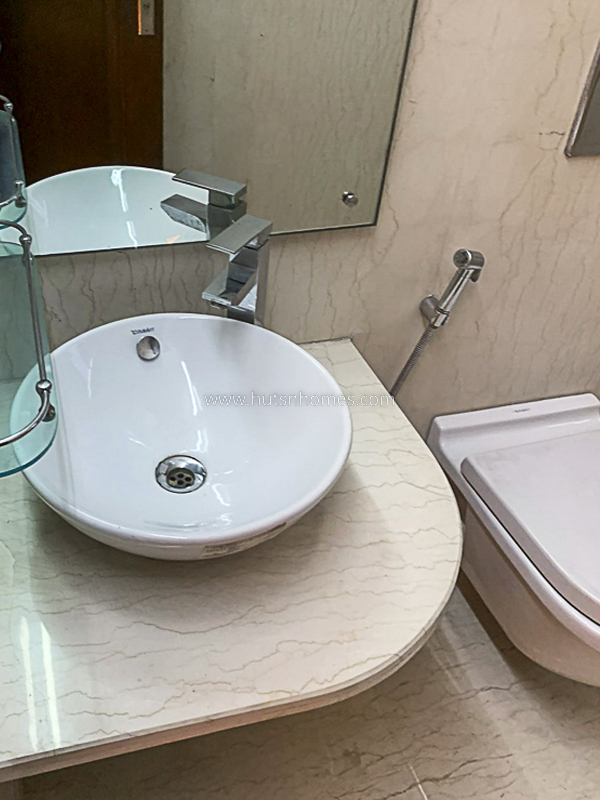 3 BHK Flat For Rent in Defence Colony