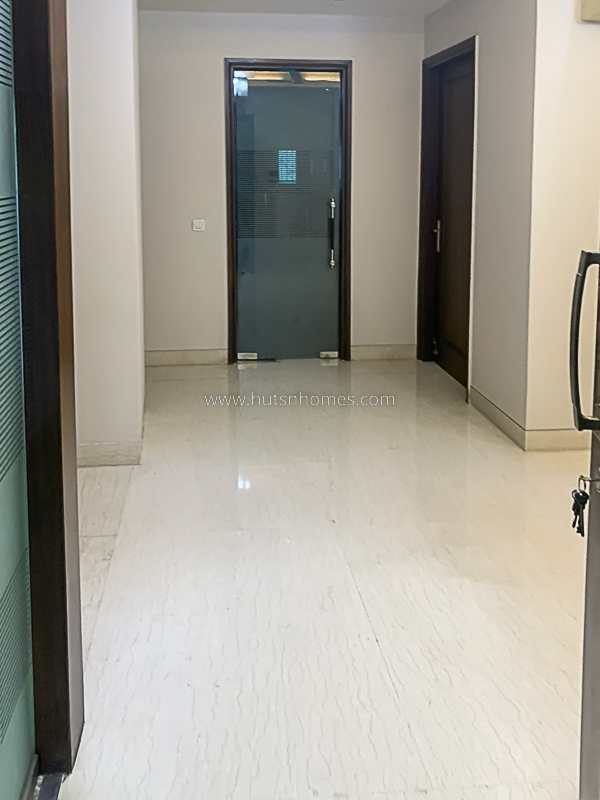 3 BHK Flat For Rent in Defence Colony