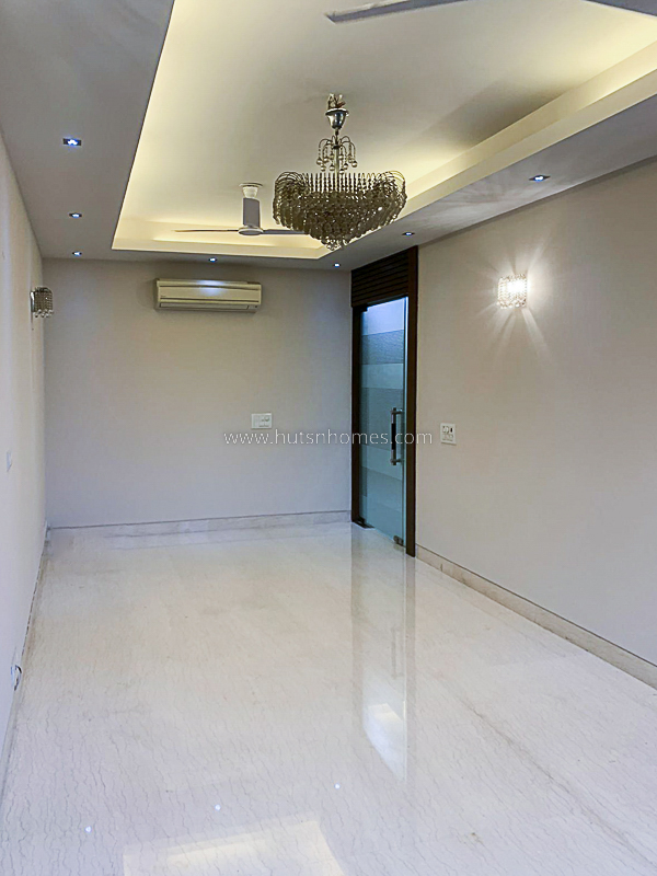 3 BHK Flat For Rent in Defence Colony
