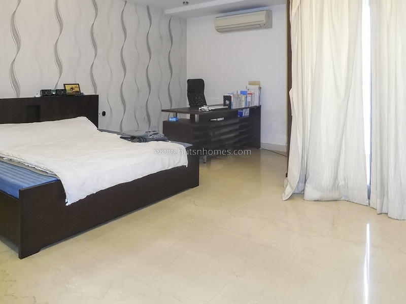 3 BHK Flat For Rent in New Friends Colony