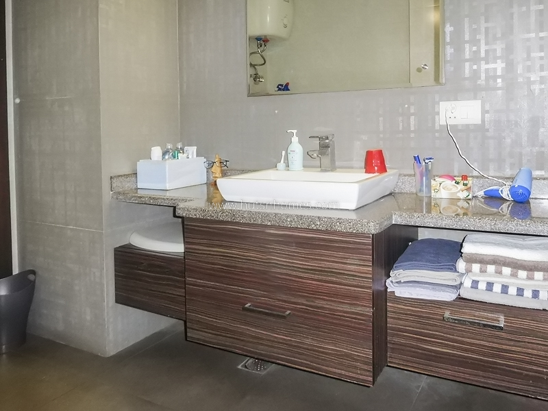 3 BHK Flat For Rent in New Friends Colony