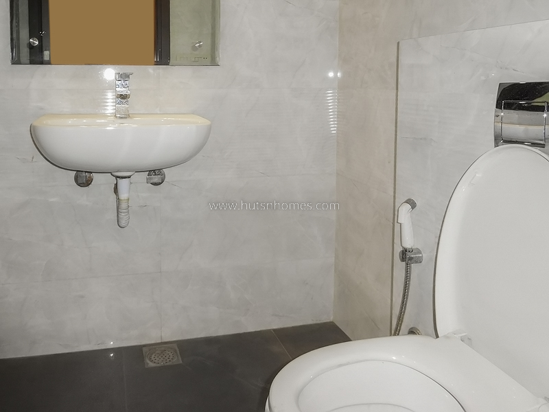 3 BHK Flat For Rent in New Friends Colony