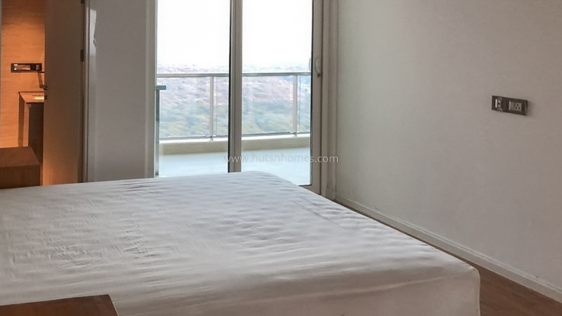 4 BHK Condo For Rent in Golf Course Road