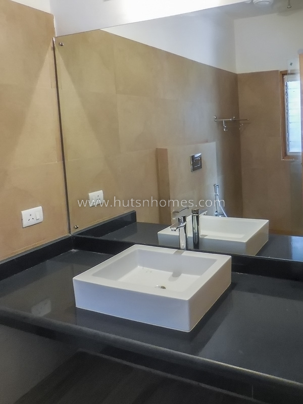 3 BHK Builder Floor For Rent in Gulmohar Park