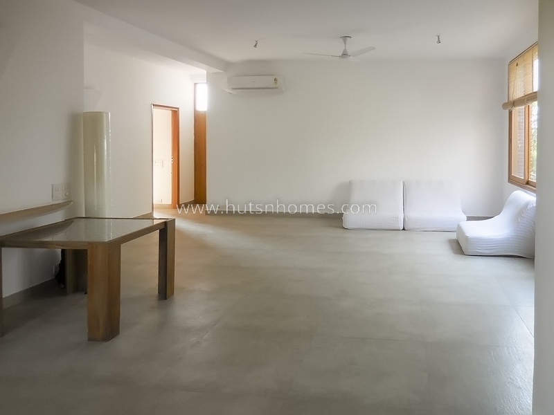 3 BHK Builder Floor For Rent in Gulmohar Park