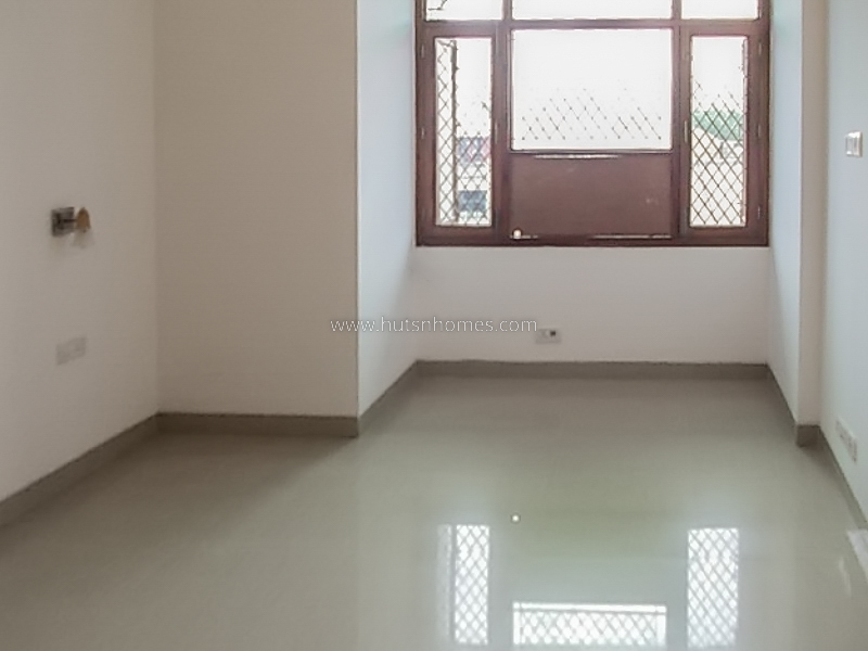 3 BHK Flat For Rent in Defence Colony