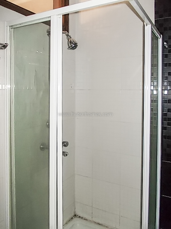 3 BHK Flat For Rent in Defence Colony