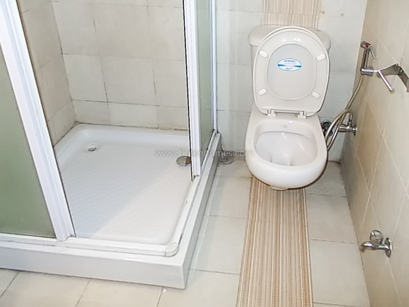 3 BHK Flat For Rent in Defence Colony