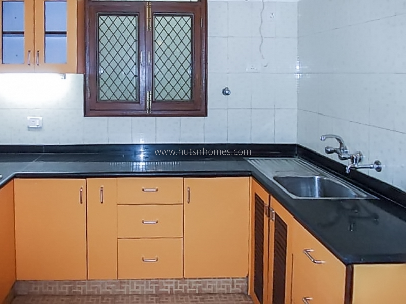 3 BHK Flat For Rent in Defence Colony