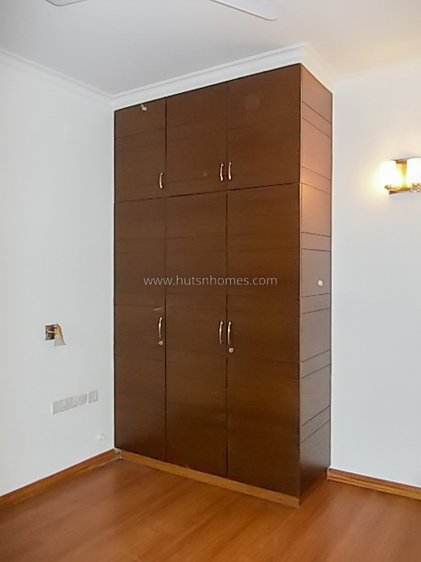 3 BHK Flat For Rent in Defence Colony
