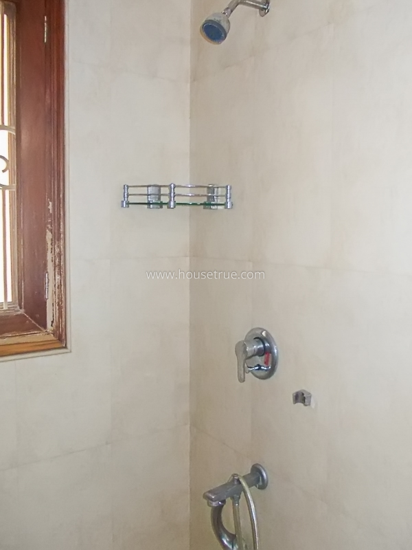 3 BHK Flat For Rent in Defence Colony