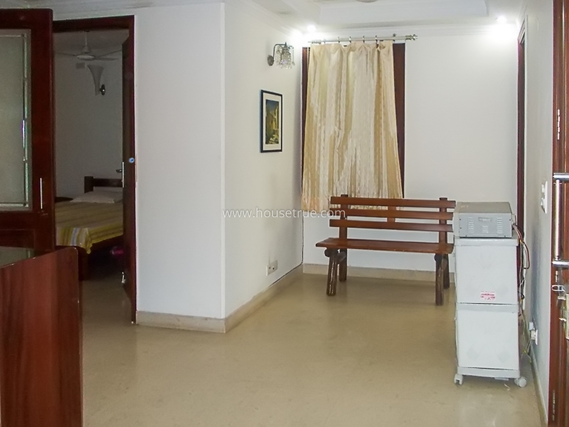 3 BHK Flat For Rent in Defence Colony