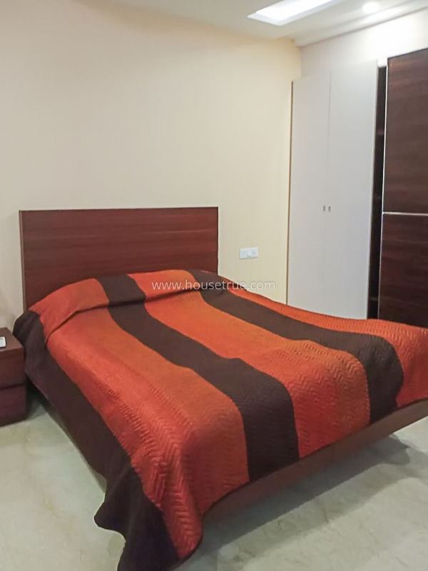 3 BHK Flat For Rent in Defence Colony
