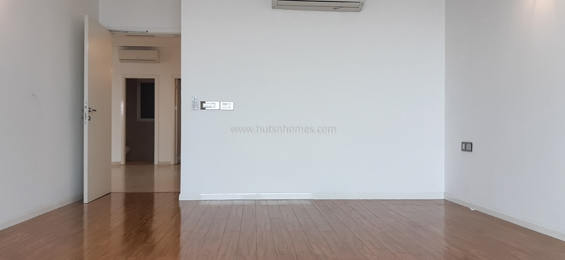 4 BHK Condo For Rent in Golf Course Road