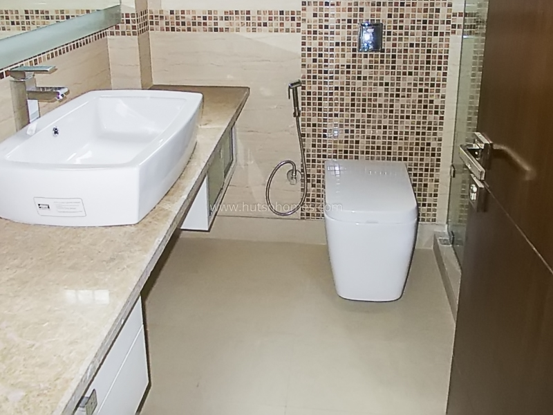 3 BHK Flat For Rent in Defence Colony