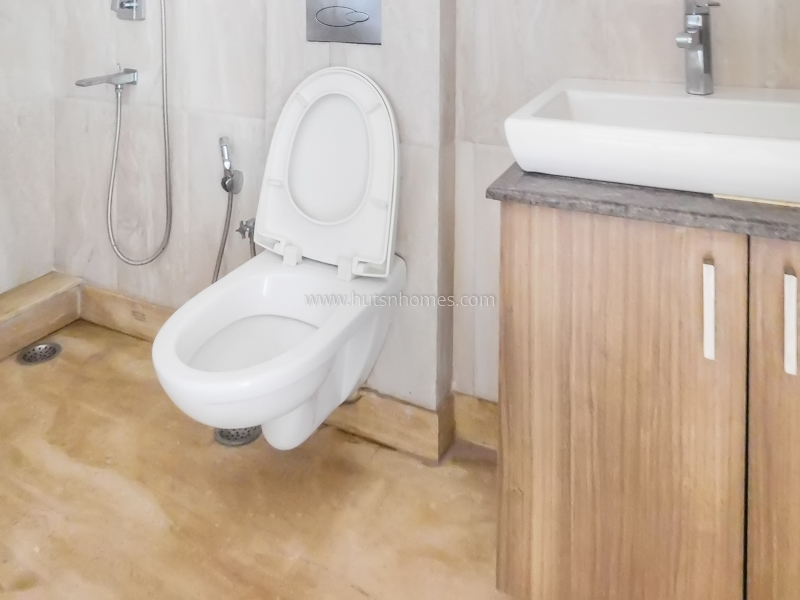 16 BHK Entire-Building For Rent in New Friends Colony