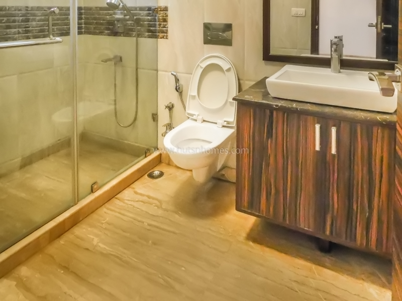 16 BHK Entire-Building For Rent in New Friends Colony