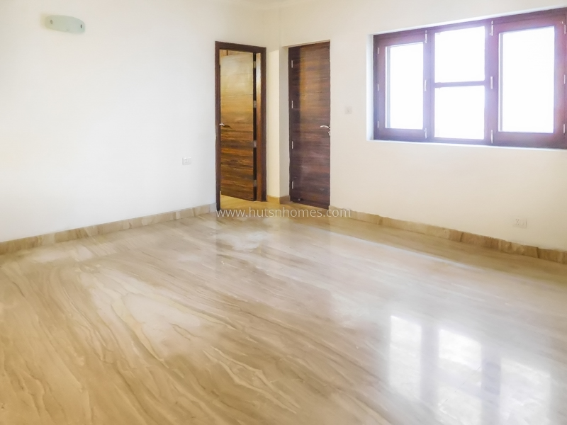 16 BHK Entire-Building For Rent in New Friends Colony