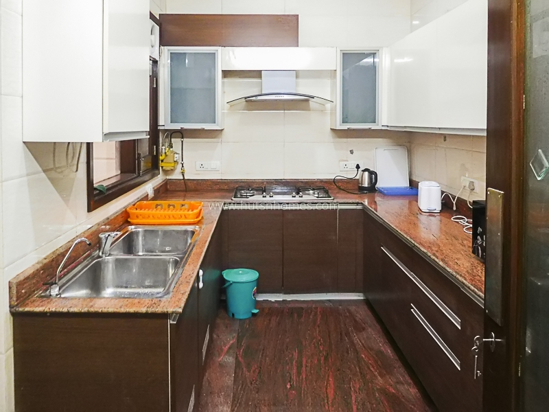 3 BHK Flat For Rent in Defence Colony