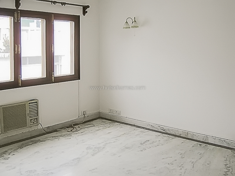 4 BHK Flat For Rent in Vasant Vihar