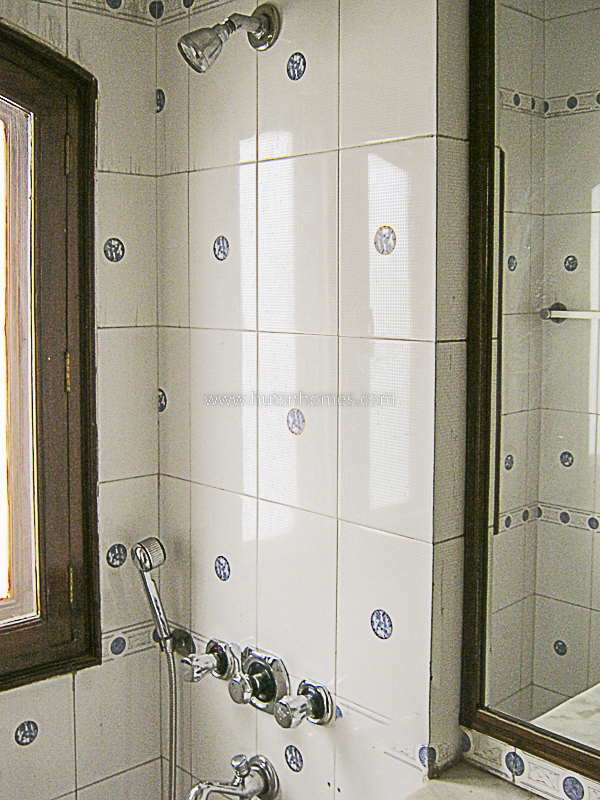 4 BHK Flat For Rent in Vasant Vihar