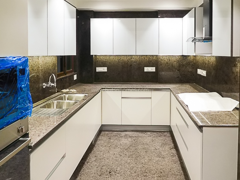 3 BHK Flat For Rent in Defence Colony