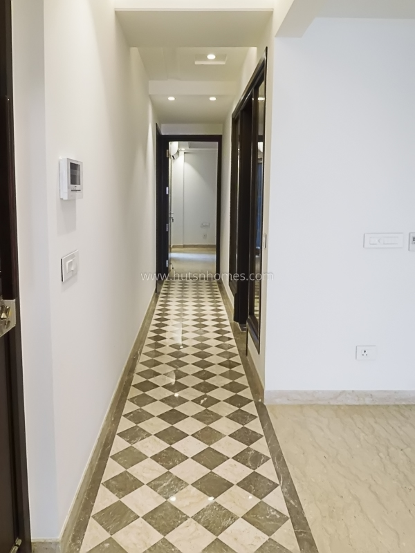 3 BHK Flat For Rent in Defence Colony